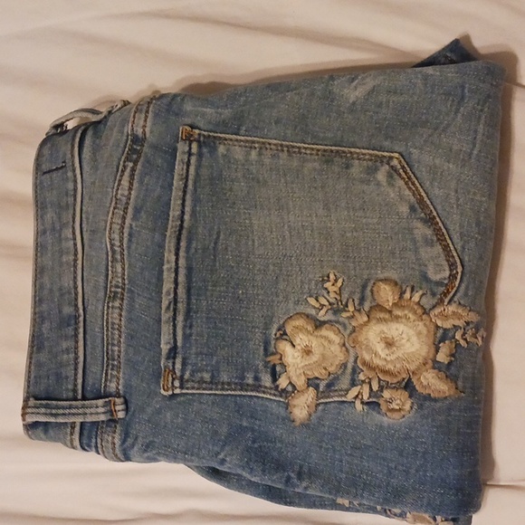 Abercrombie & Fitch jeans with embroidery - Picture 16 of 17